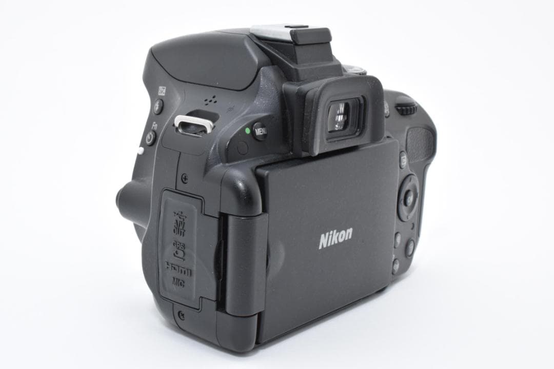 ■美品■ニコン　Nikon D5100 ボディ《ショット数1939回》