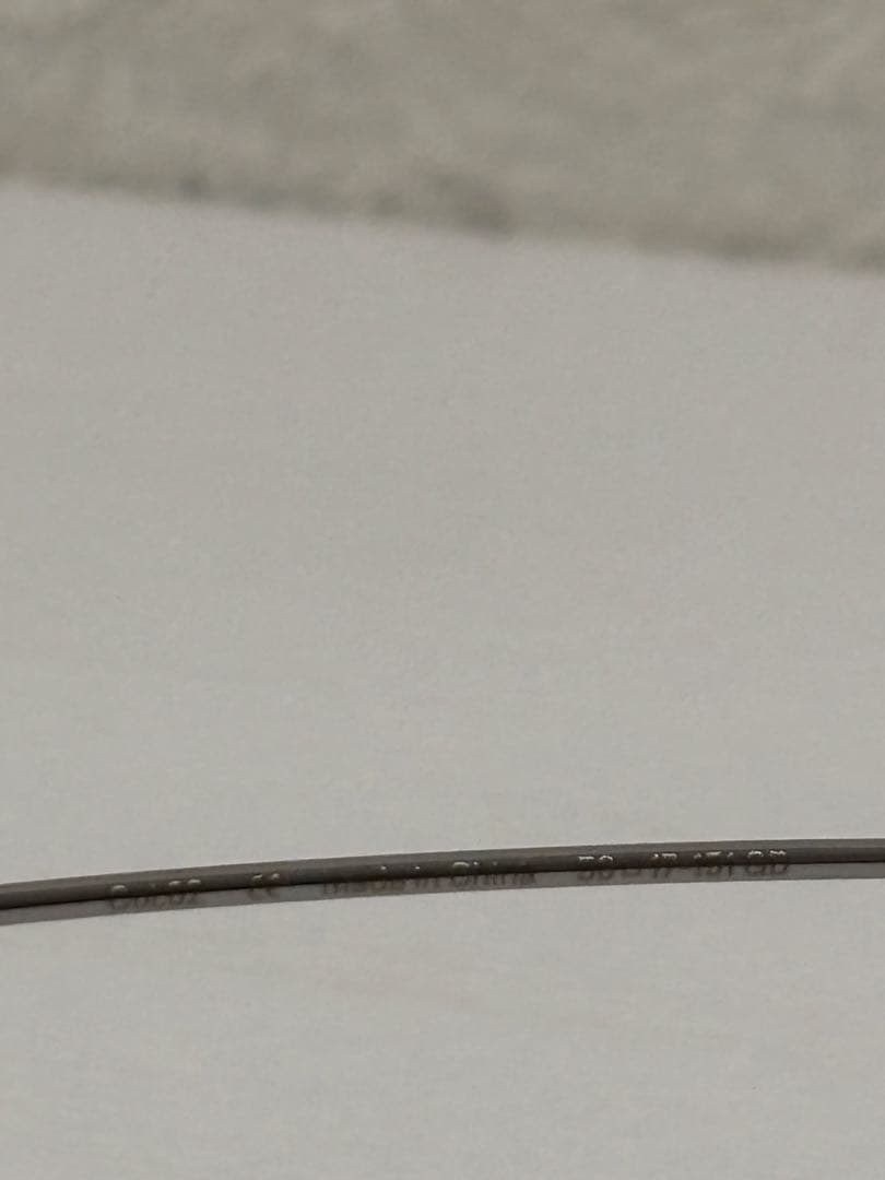 付属品有 gentle monster Atomic02 BLUE