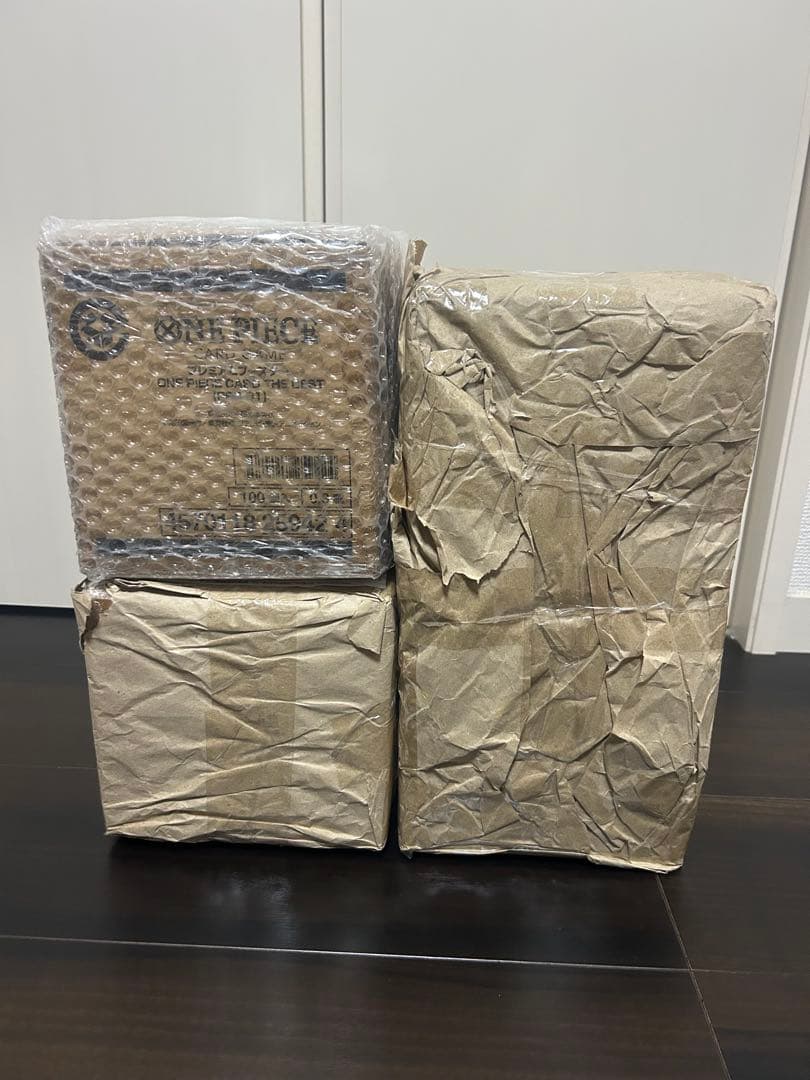 ワンピースカード　未開封プレミアムブースター４カートン