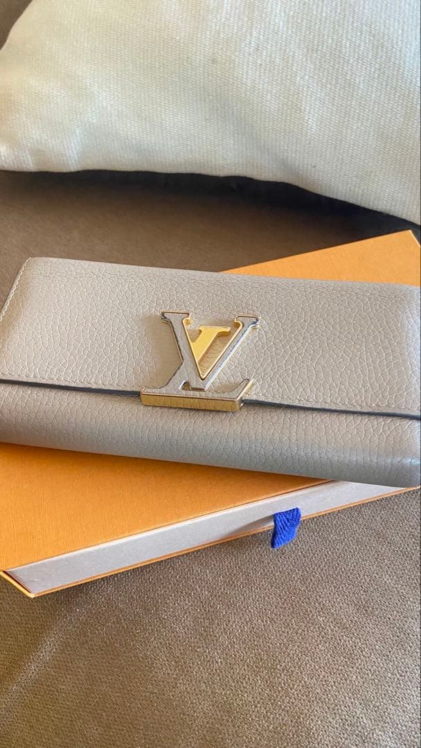 LOUIS VUITTON ベージュ　長財布　ポルトフォイユ・カプシーヌ
