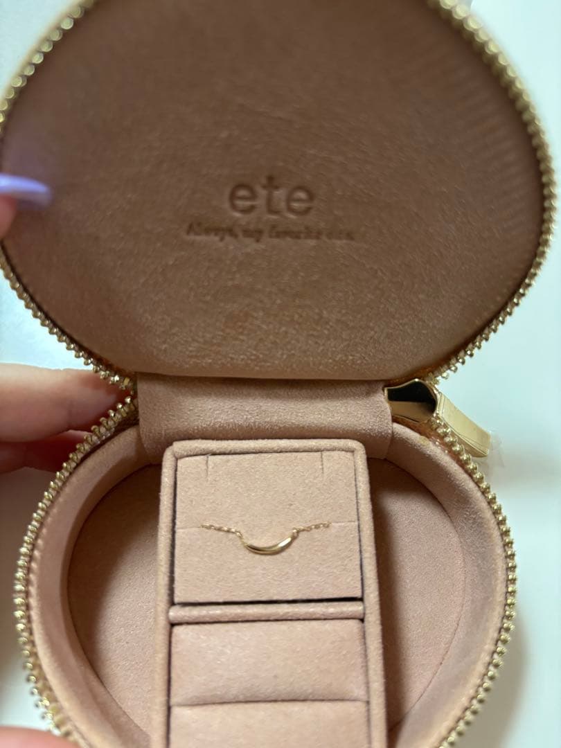 ete K10 YG レイヤークレセントムーンネックレス ジュエリーボックス付き