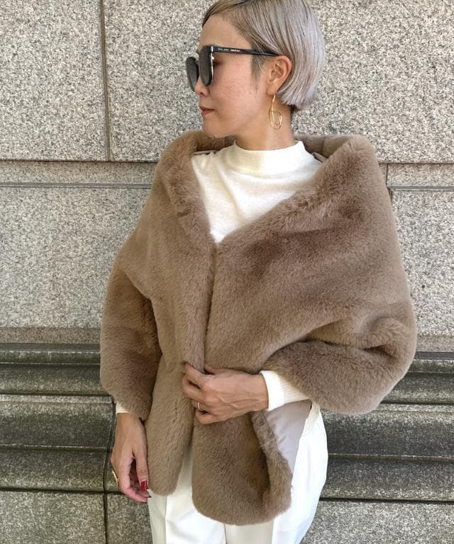 新品未使用タグ付き JENNE リッチボリュームファーケープ ベージュ