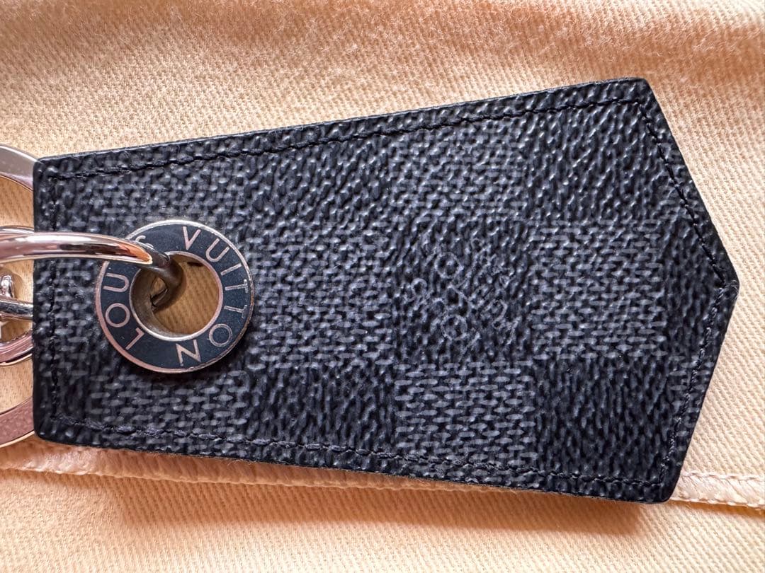 ルイヴィトン ダミエグラフィット アンシャッペ M67916 キーホルダー