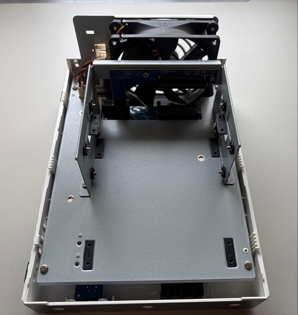 Synology DS220j NAS 本体＆ハードディスク3T×2個付