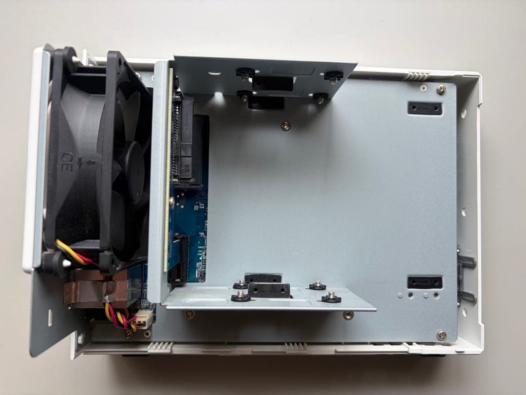 Synology DS220j NAS 本体＆ハードディスク3T×2個付