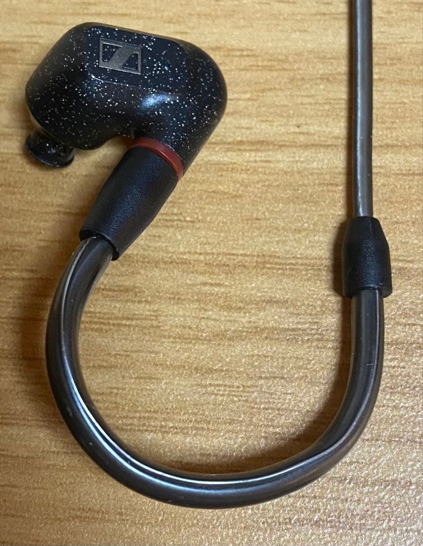 イヤホン Sennheiser IE 300