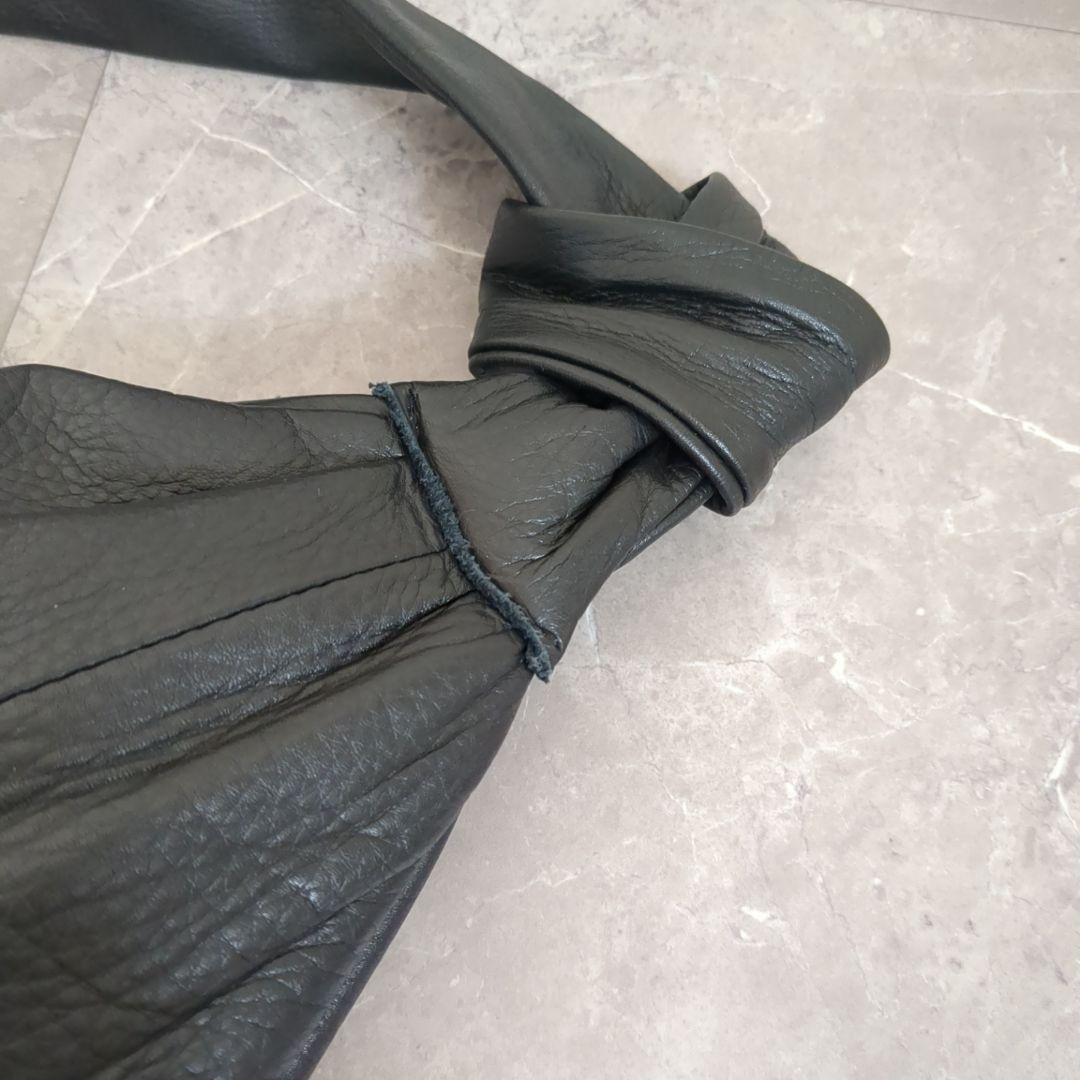 美品☆POMTATA ブラックレザー ショルダーバッグ ボディバッグ ポンタタ