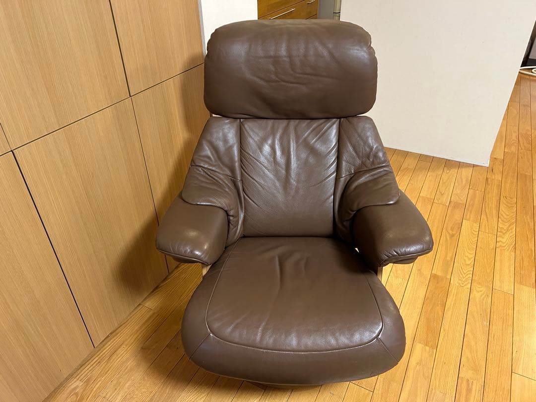 カリモクパーソナルチェア（ザ ファースト） オットマン付き