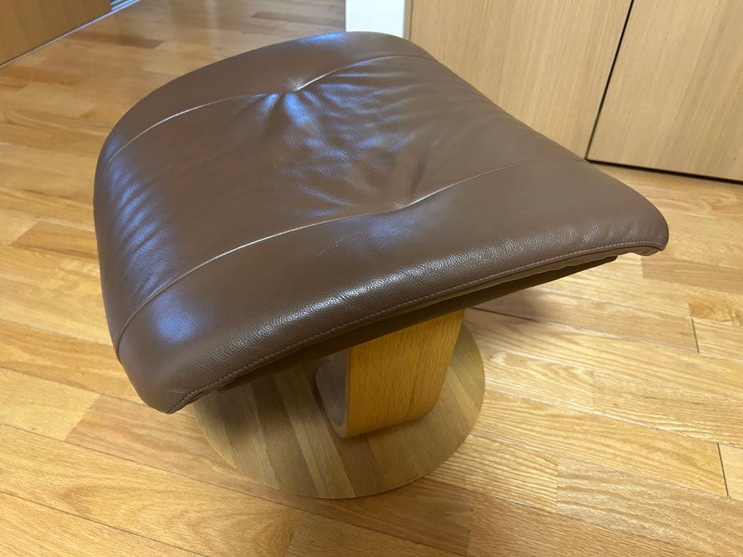 カリモクパーソナルチェア（ザ ファースト） オットマン付き