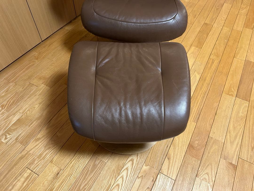 カリモクパーソナルチェア（ザ ファースト） オットマン付き