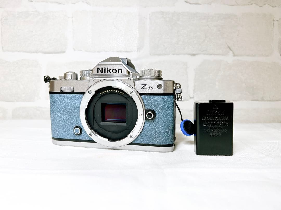 シャッター数:3500回程　ニコンNikon Zfc チョークブルー　シルバー