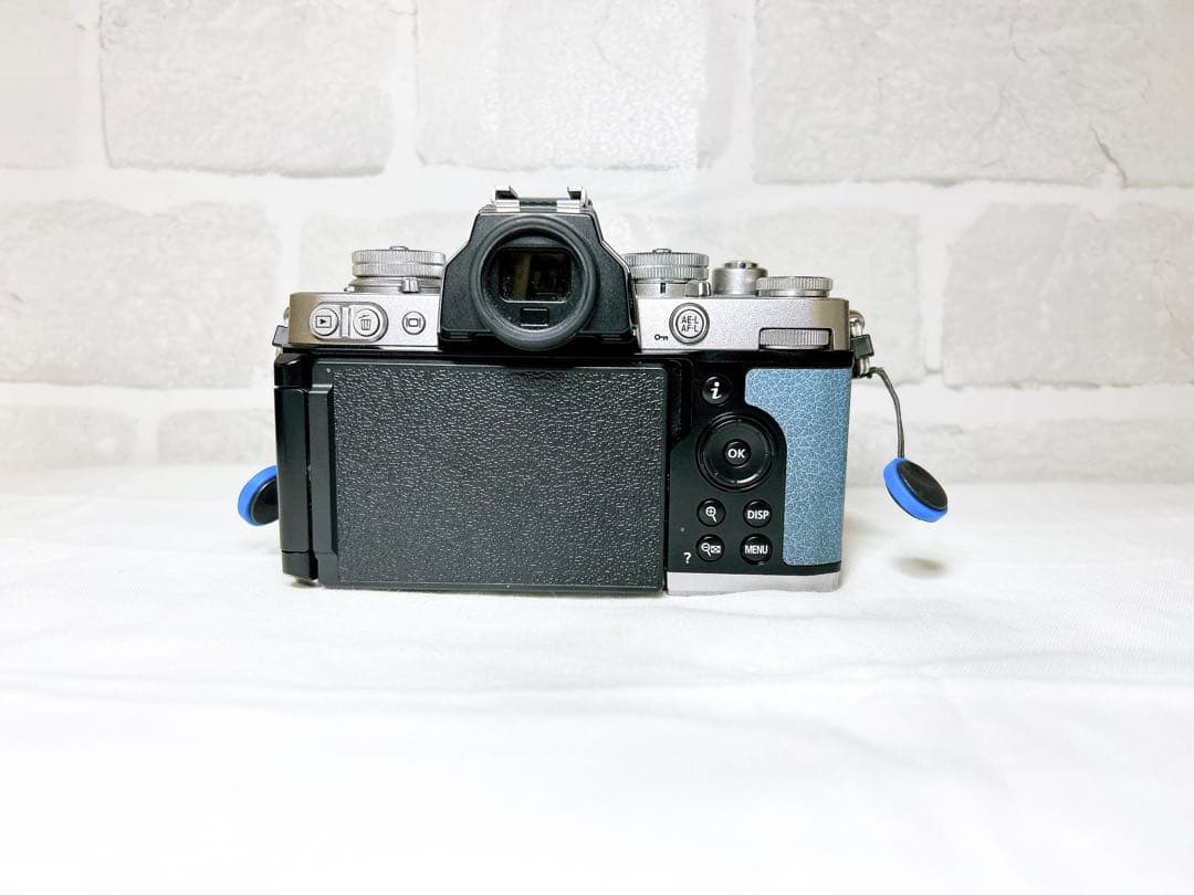 シャッター数:3500回程　ニコンNikon Zfc チョークブルー　シルバー