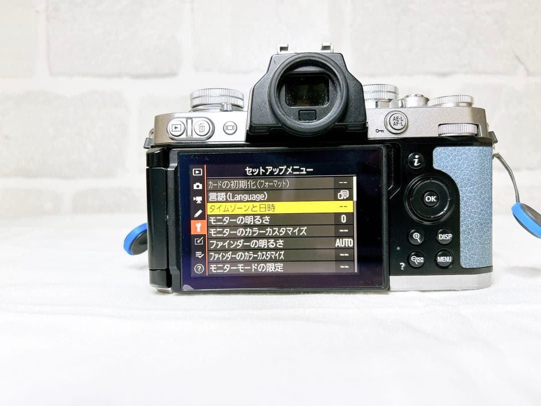 シャッター数:3500回程　ニコンNikon Zfc チョークブルー　シルバー