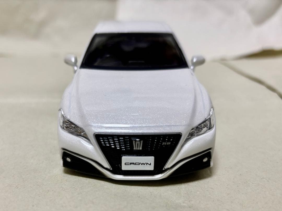 旧型クラウン　ミニカー　プレシャスホワイトパール 専用箱付き