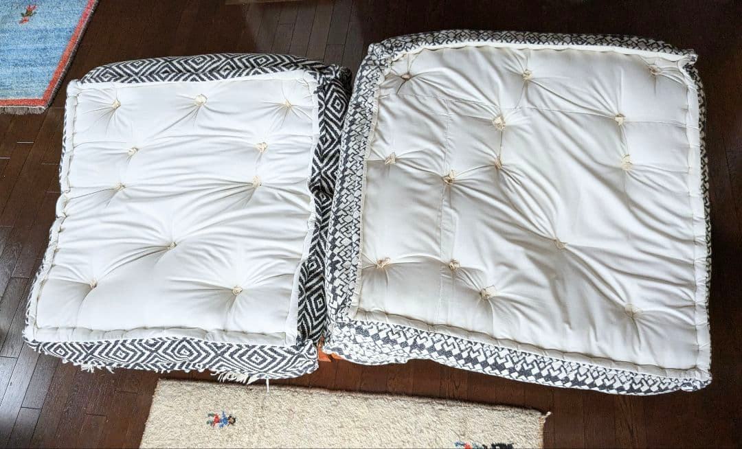 アデペシュ ブロックマルチソファ2つとウッドベース2つのセット(直接引取のみ)