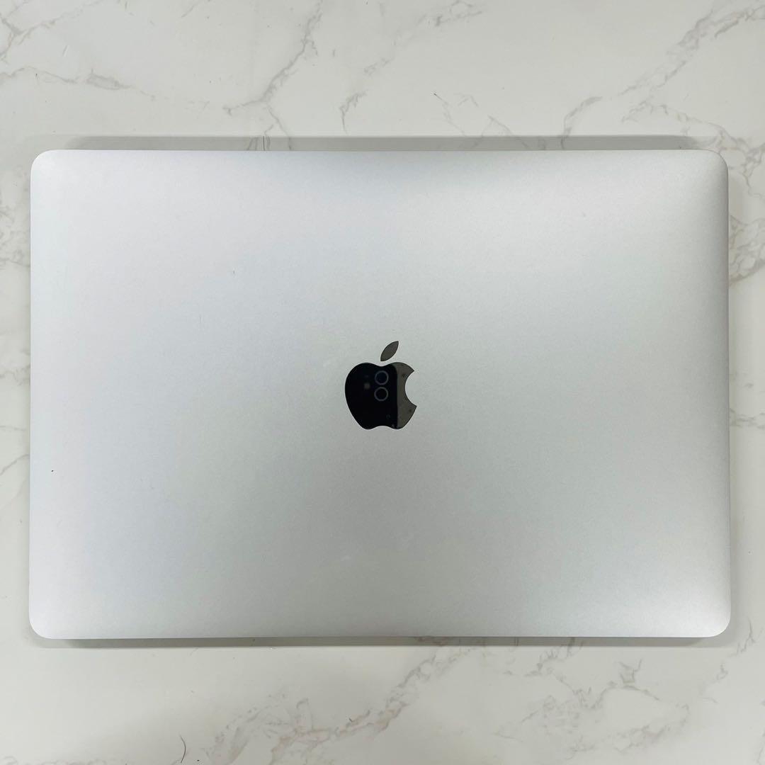 MacBook Pro 2022 13インチ M2 8GB 512GB ！