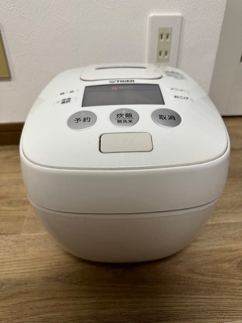 TIGER 圧力IH炊飯ジャー JPB-R100 5.5合炊き 2016年製