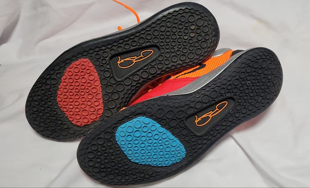 NIKE PG3 NASA バスケットボール ジョーダンじゃない価格にて