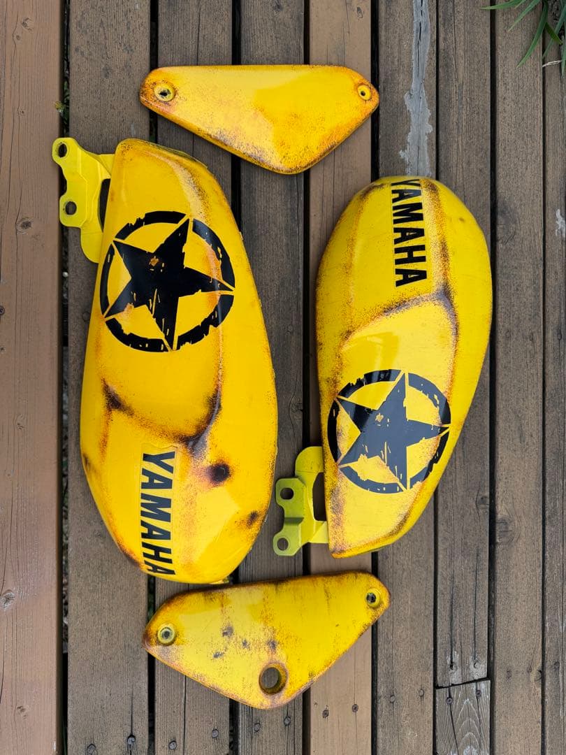 XSR155 タンクカバー左右　イエローエイジング塗装