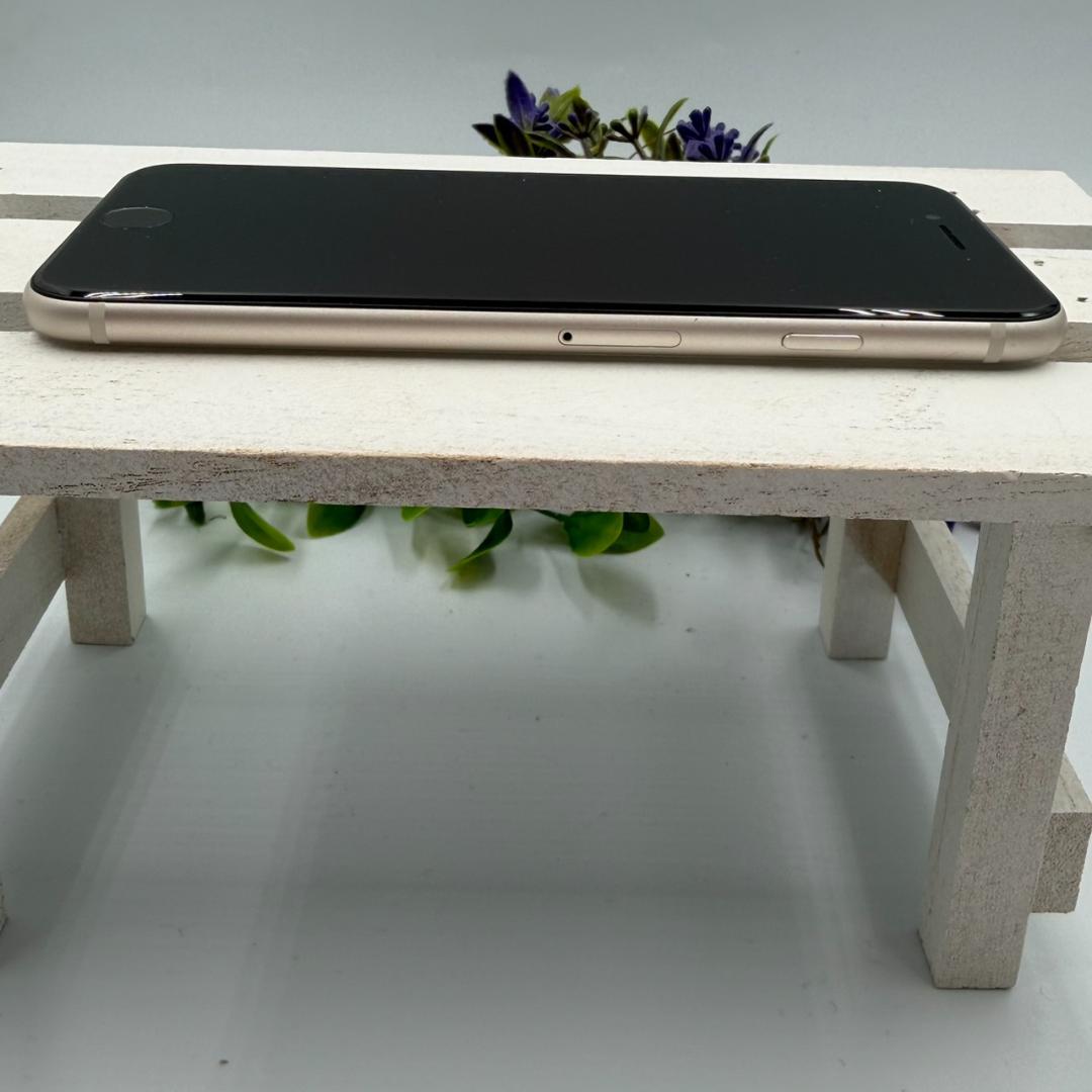 【美品】iPhone SE第3世代 64GB スターライト 356
