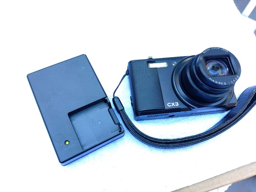状態の良いRICOH　cx3 デジタルカメラ