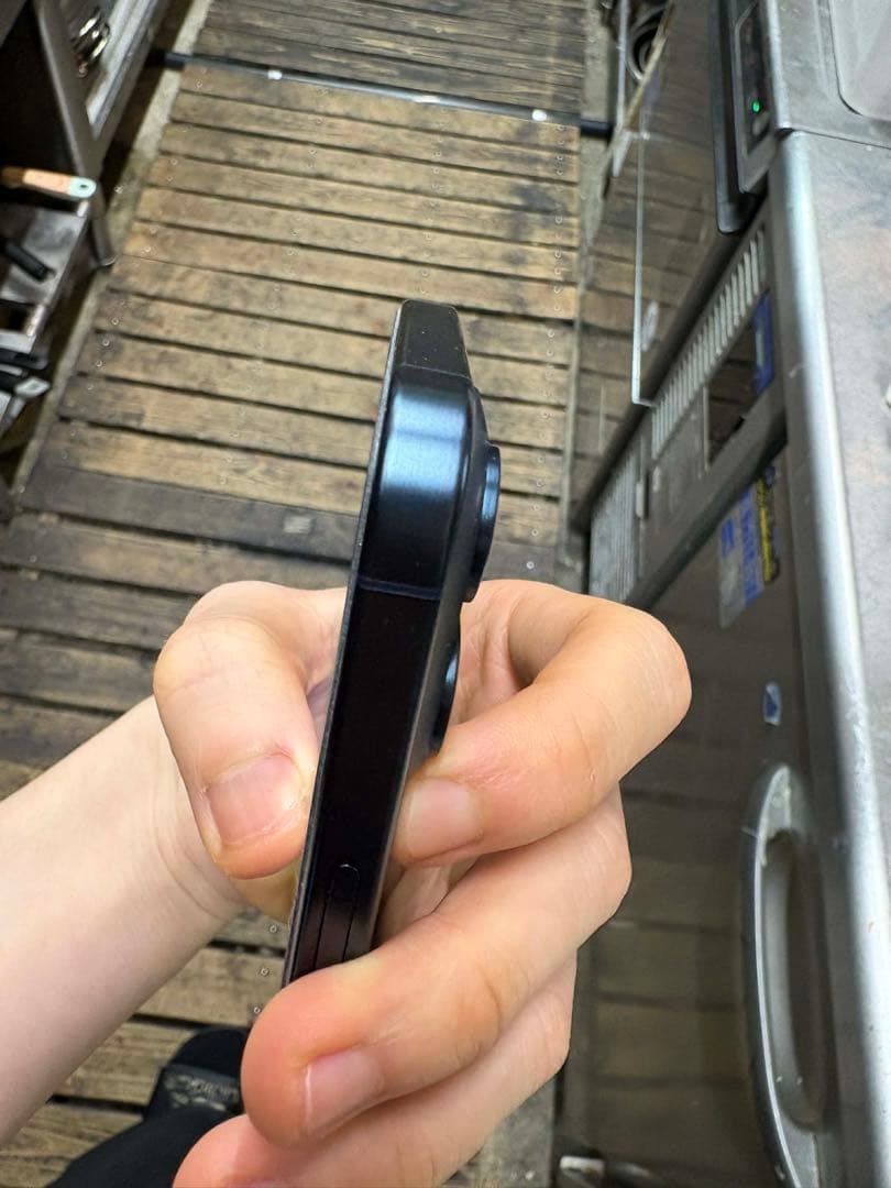 【美品・傷なし】iPhone 15 Pro 512GB SIMフリー