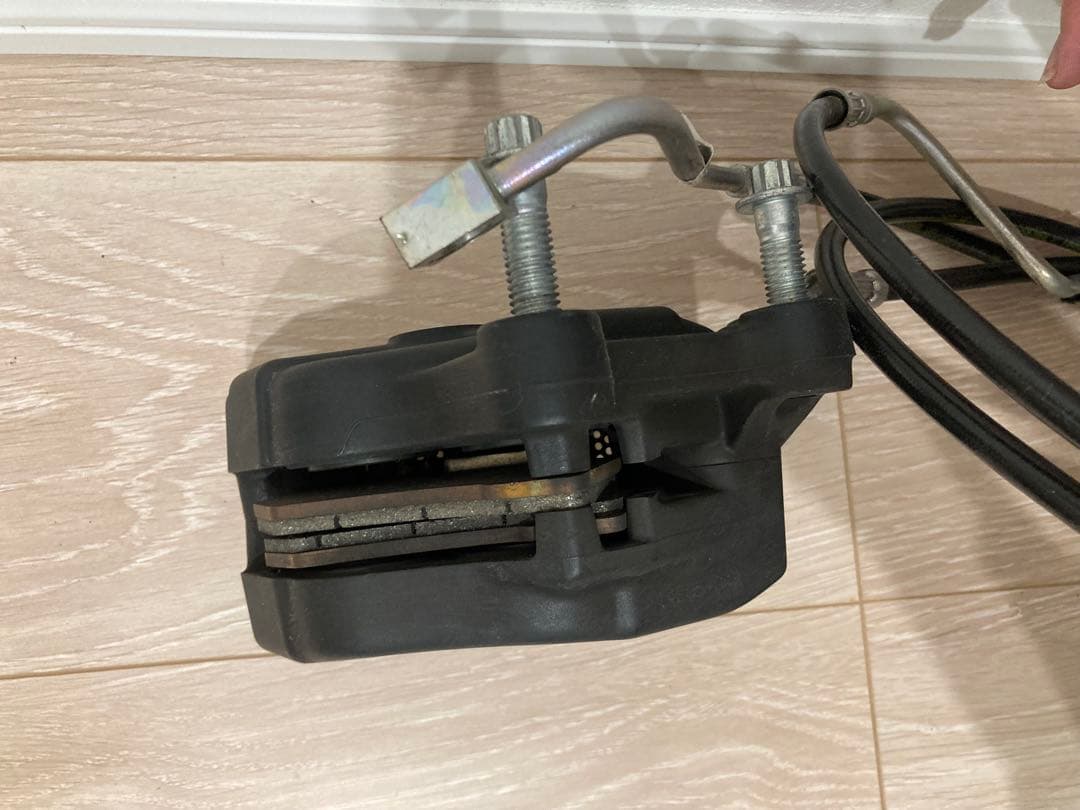 u*K様 ハーレーダビットソン純正キャリパーブレーキ左右セット