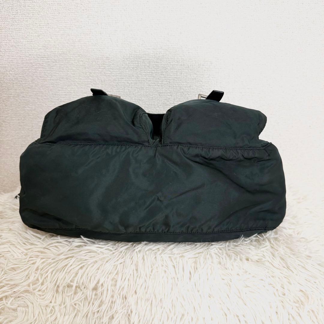 PRADA　プラダ　ショルダーバッグ　メッセンジャー　ナイロン　ロゴプレート