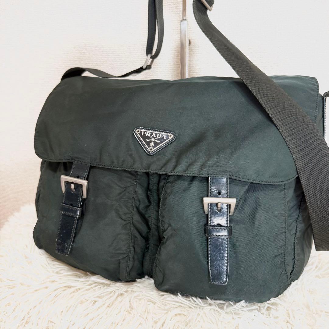 PRADA　プラダ　ショルダーバッグ　メッセンジャー　ナイロン　ロゴプレート