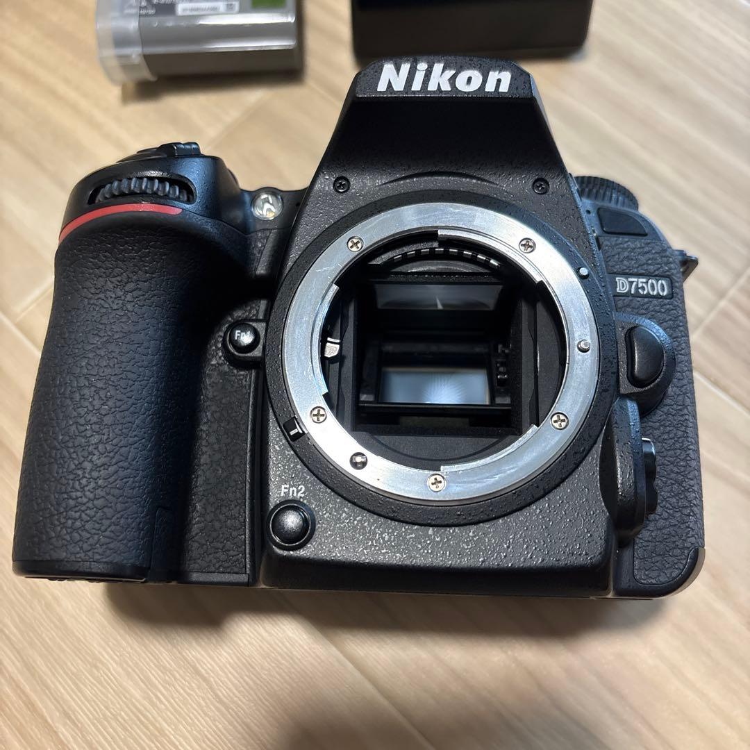 Nikon D7500 デジタル一眼レフカメラ本体のみ