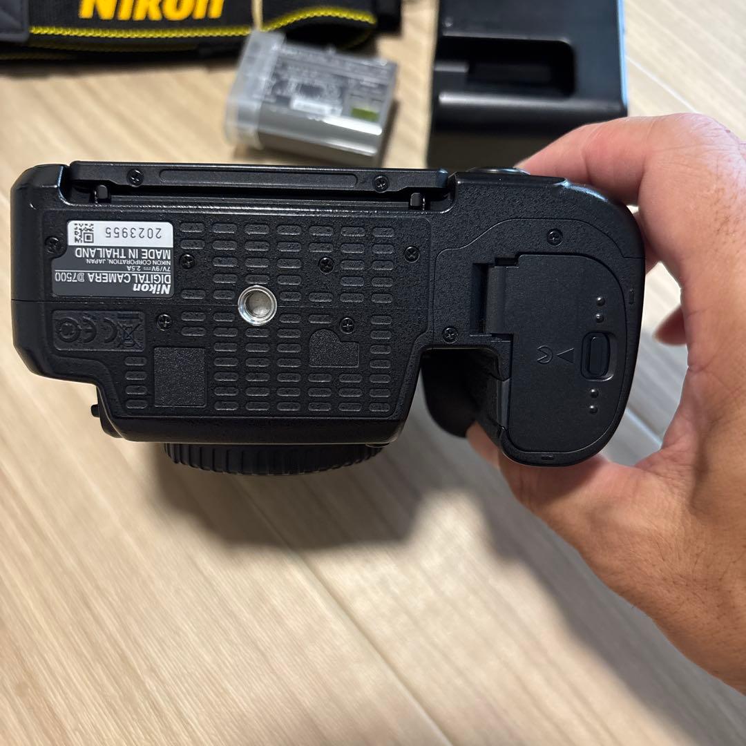 Nikon D7500 デジタル一眼レフカメラ本体のみ