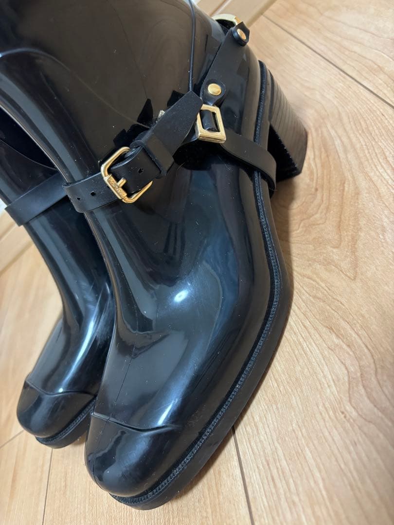 Jimmy Choo バックル付きブラックロングブーツ