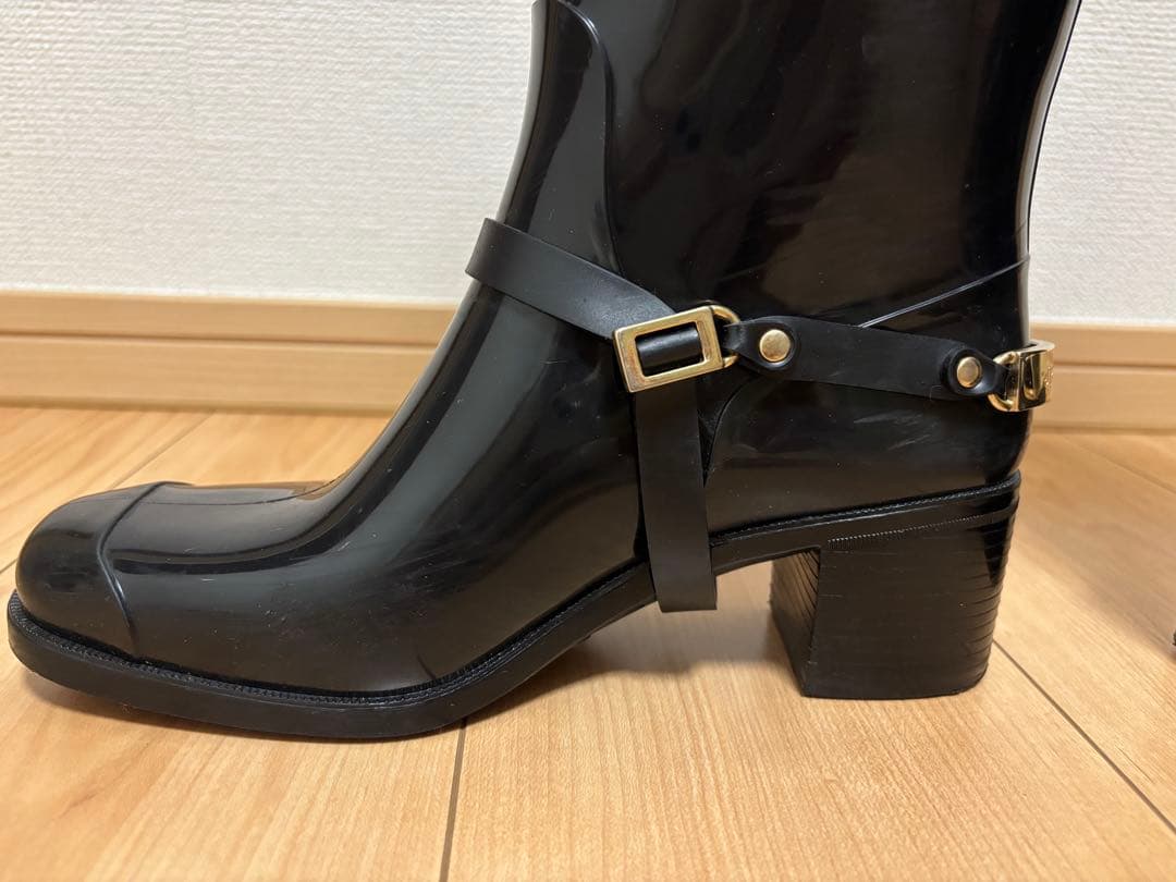 Jimmy Choo バックル付きブラックロングブーツ