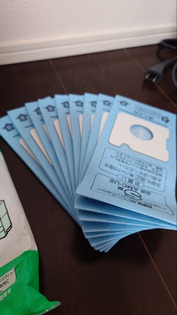 Panasonic コードレスクリーナー 　ドック付き MC-NS100K