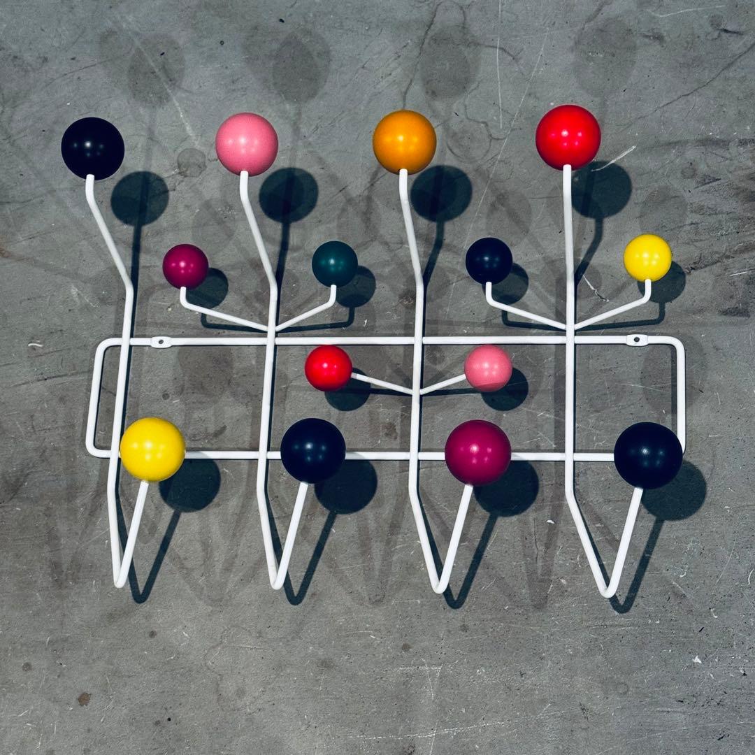 イームズハングイットオール