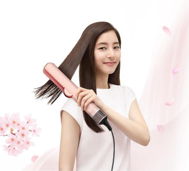 ほぼ未使用 Dyson Airstrait ストレイトナー ケース付き HT01