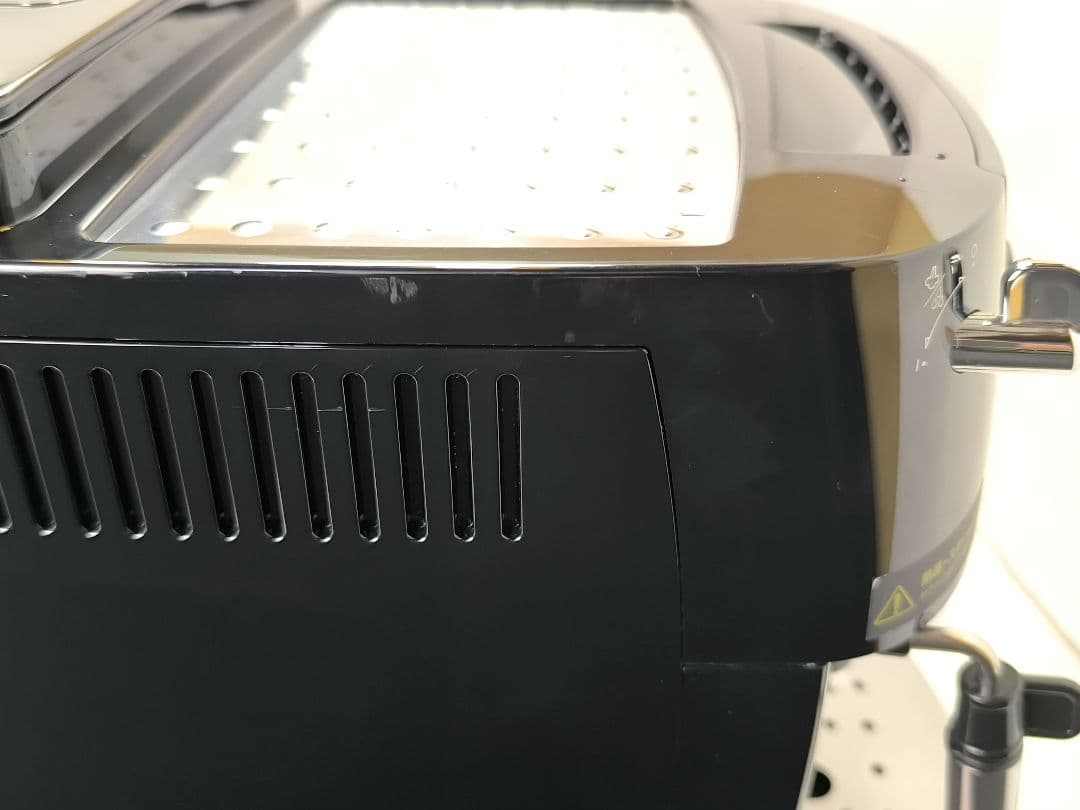 デロンギ　コンパクト全自動コーヒーマシンマグニフィカS ECAM22112B　3