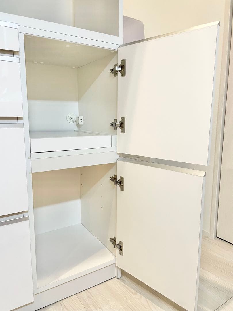 食器棚　キッチン収納　ホワイト