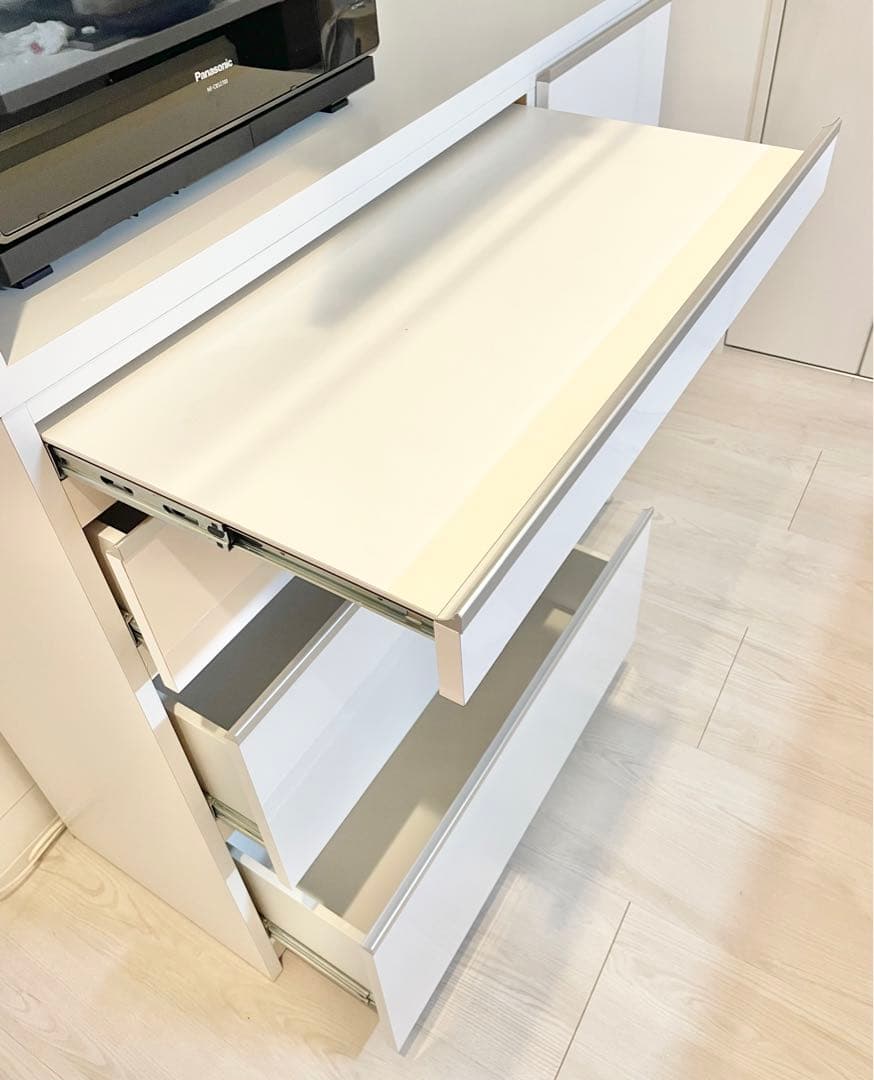 食器棚　キッチン収納　ホワイト