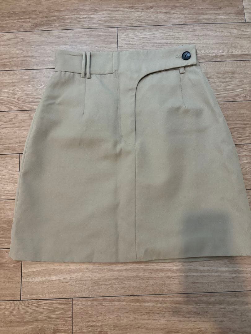 アニュアンス　ウールギャバジンミニスカート　ベージュ