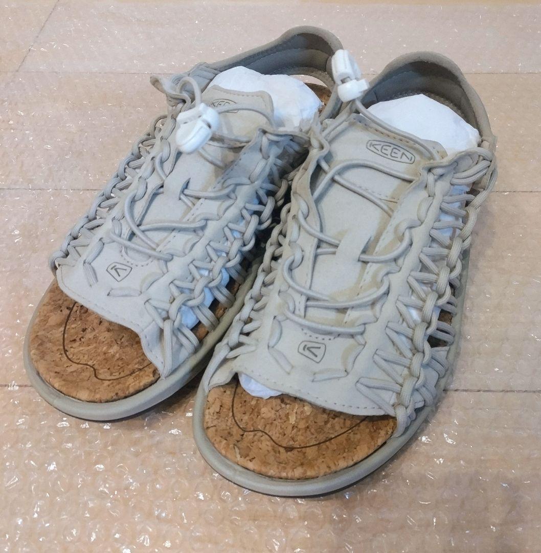 KEEN　キーン　ユニークツーオーティー ベージュ　27.5センチ