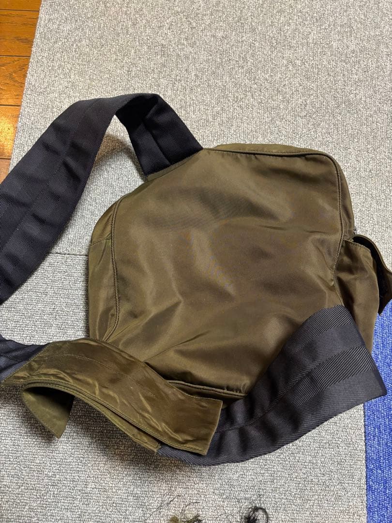 pradasportsショルダー