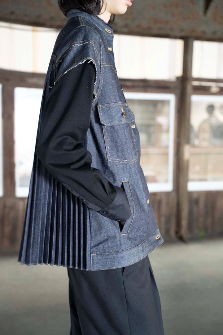 EZUMi エズミ　デニムジレ　バックプリーツ