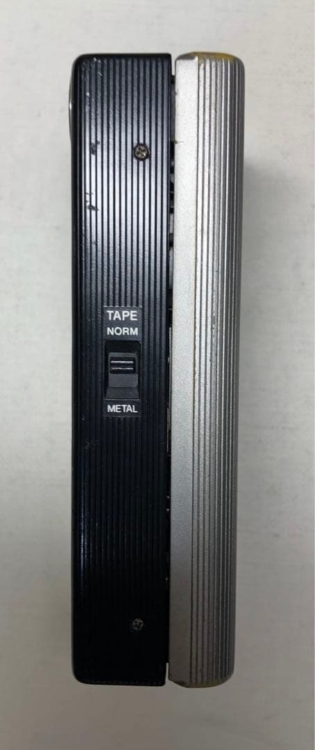 エッジ色落ちも良音、使い倒して！SONY WM-2 カセットウォークマン可動品W