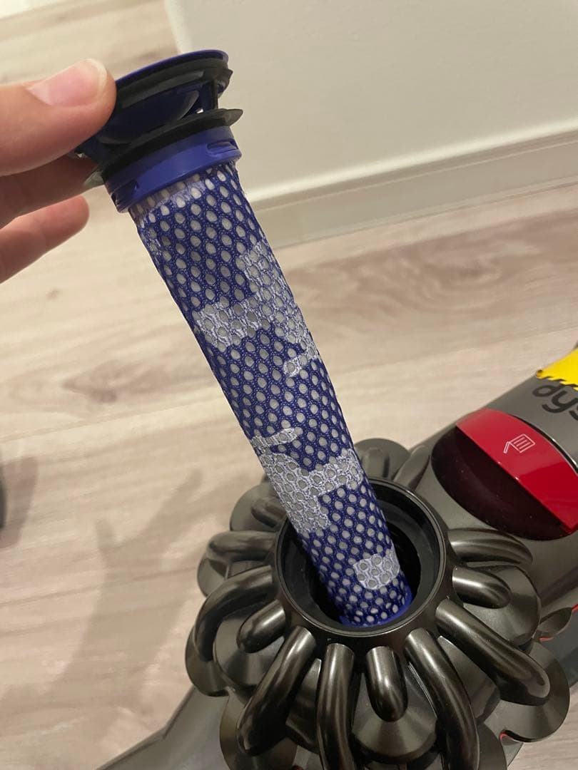 Dyson V8 Fluffy 掃除機 本体と付属品