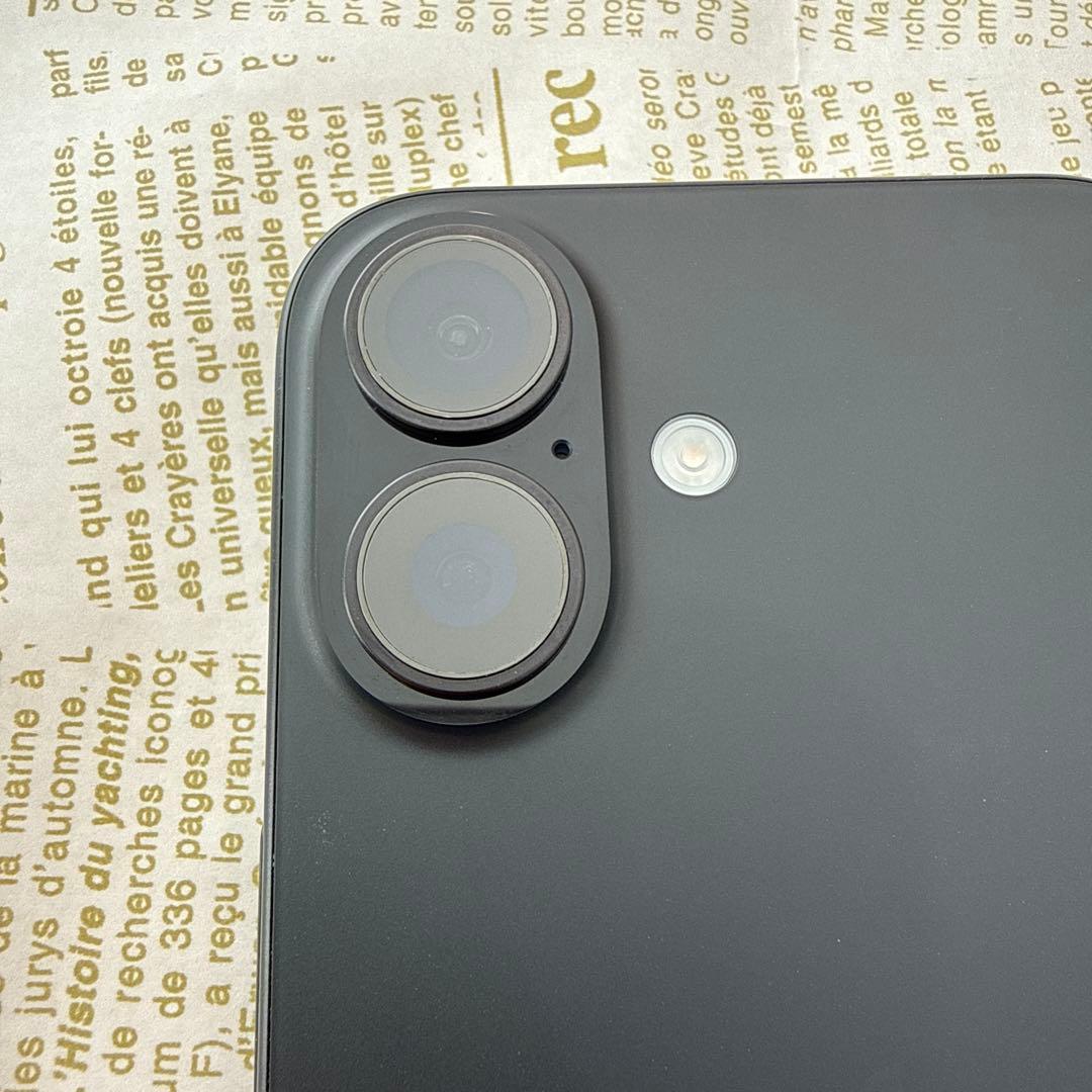 【極美品】iPhone 16 128GB ブラック SIMフリー 美品