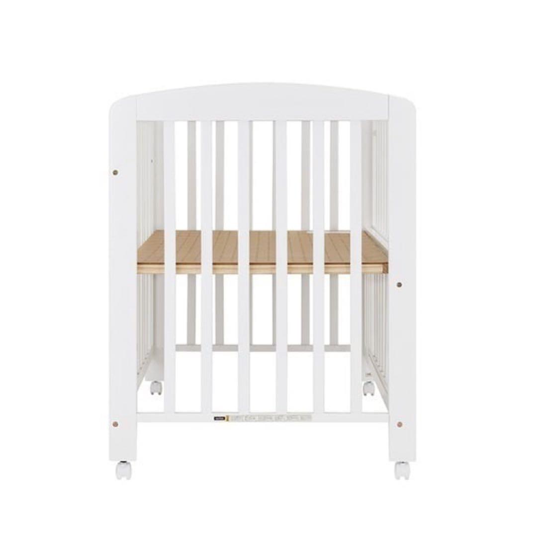 ほぼ新品　ベビーベッド ハイタイプ 床板すのこ ホワイト　カトージ　70×120