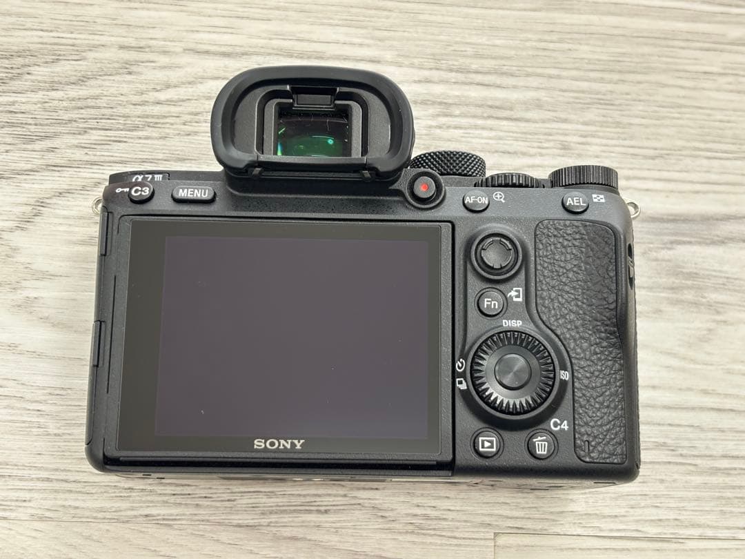 α7iii 箱付き　ボディ、バッテリー、ストラップ、取説