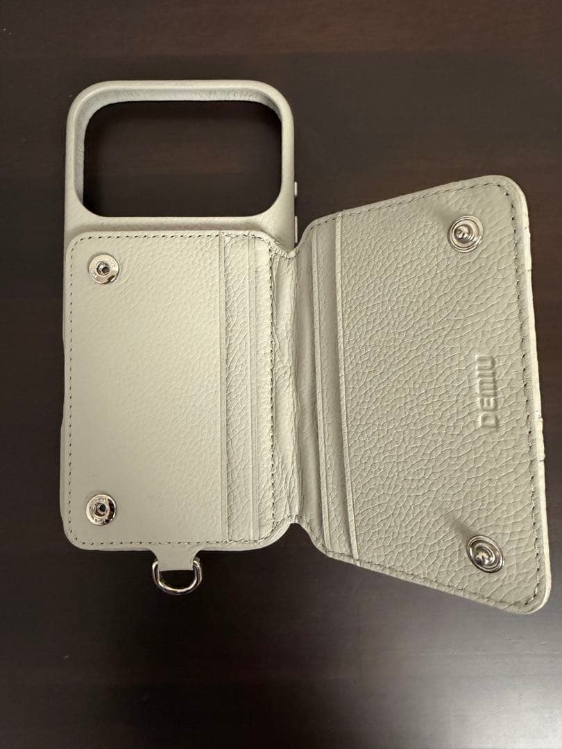 DEMIU iPhone17Pro用　本革スマホケース