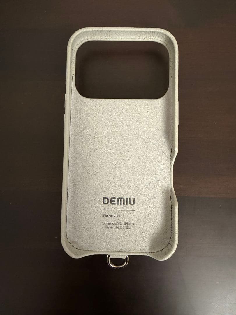 DEMIU iPhone17Pro用　本革スマホケース